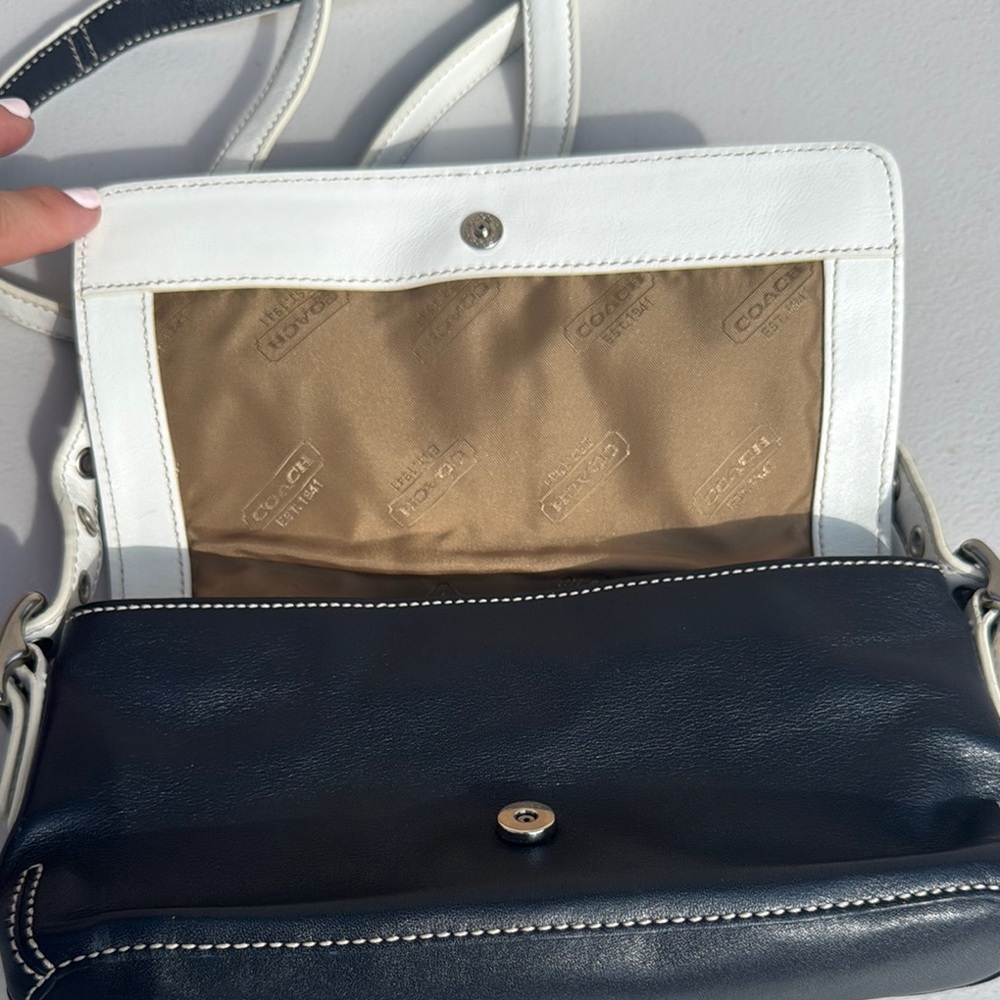 Coach Vintage 2004 Elegant Navy and White Women's Crossbody Bag - Picture 4 of 7